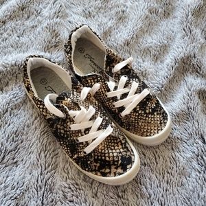 Snakeskin print sneakers